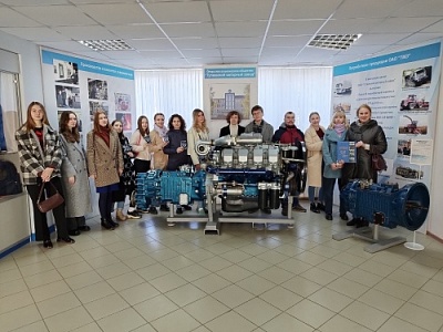 Студенты исторического факультета ЯрГУ посетили ПАО «Тутаевский моторный завод» 