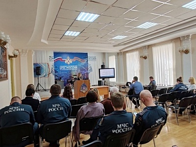 Специалист КЦПИТ ЯрГУ провела лекцию об угрозах кибермошенничества для сотрудников МЧС Ярославской области