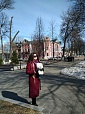 Студентка А. Салимова проводит экскурсию