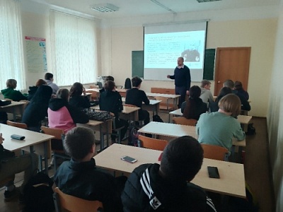 Ведущий специалист КЦПИТ ЯрГУ Иван Моднов провел просветительскую лекцию для студентов Заволжского политехнического колледжа