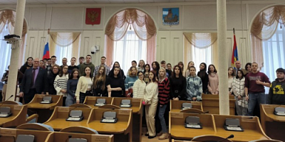 В КГСХА, сотрудничающей с ОМЦ ЯрГУ, в ходе занятий модуля «Основы российской государственности» студенты посетили Костромскую областную Думу