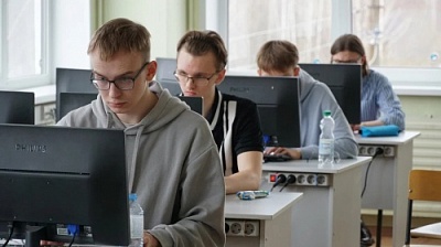 В ЯрГУ состоялся четвертый студенческий турнир юниоров по спортивному программированию
