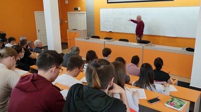 На математическом факультете ЯрГУ прошла лекция вице-президента Российской академии наук