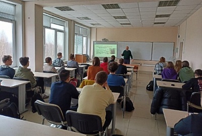 Сотрудник КЦПИТ провел две лекции для студентов третьего и четвертого курсов факультета ИВТ
